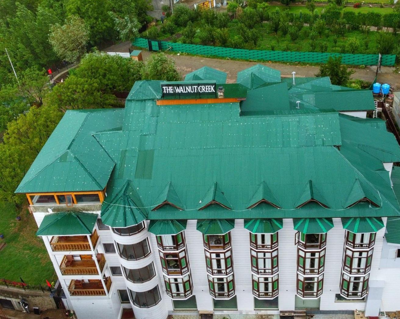 Hotel The Walnut Creek Pahalgām Exteriér fotografie